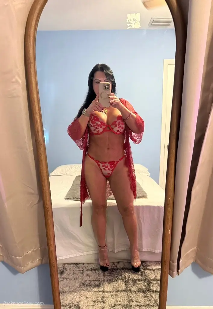 hola chicos estoy aqui para ustedes, sexy latina , caliente