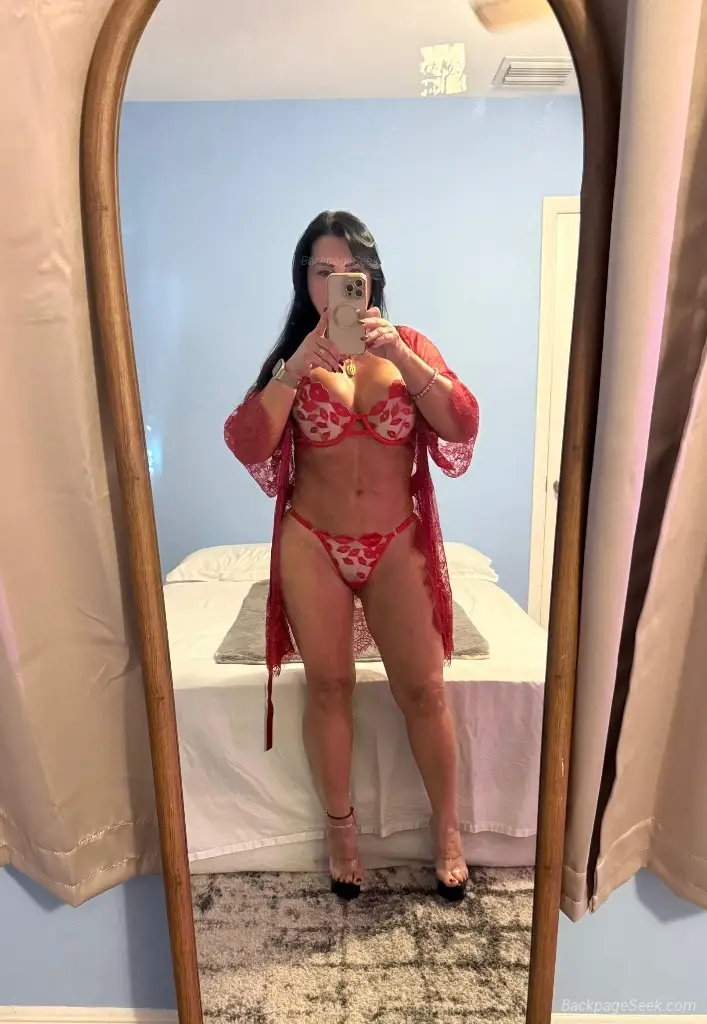hola chicos estoy aqui para ustedes, sexy latina , caliente
