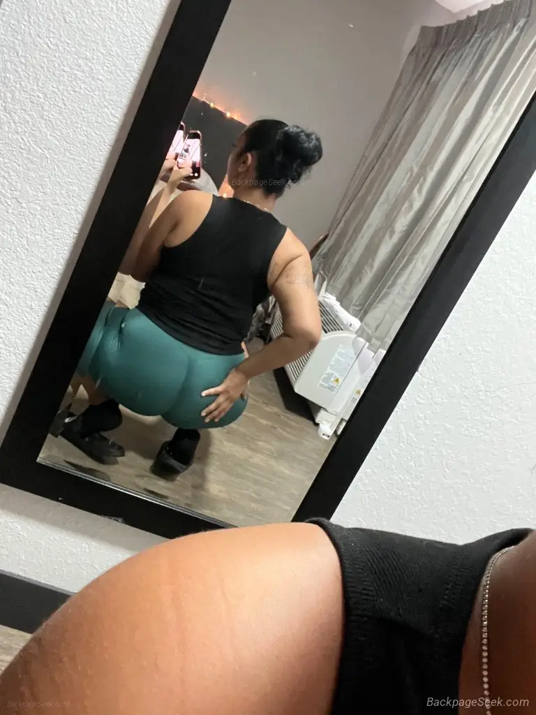 SEXY THICK ASIAN READY TO GET FUCKED