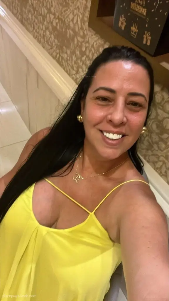 luna tu latina caliente