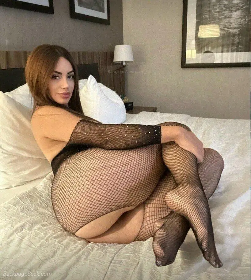 Sexy Latina caliente cachonda disponible contctame si quiere