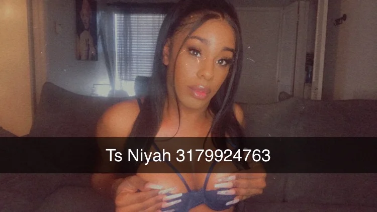 Sexy sensual HUNG Transsexual in Fort Worth - Women Seeking Men photo 2