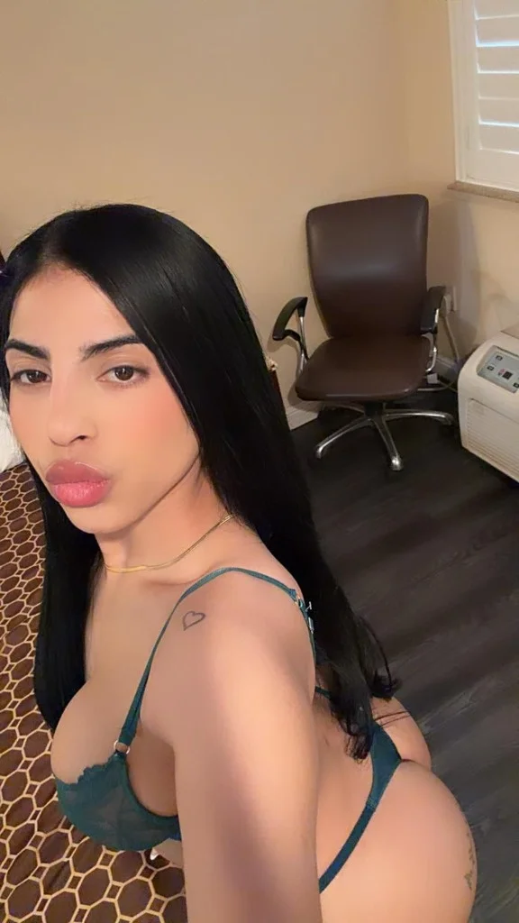 Chica Caliente Sin Juegos 100%real Ven a verme y pasar un momento