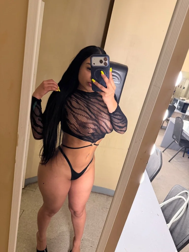 Daniella in Fort Worth – Women Seeking Men photo 2
