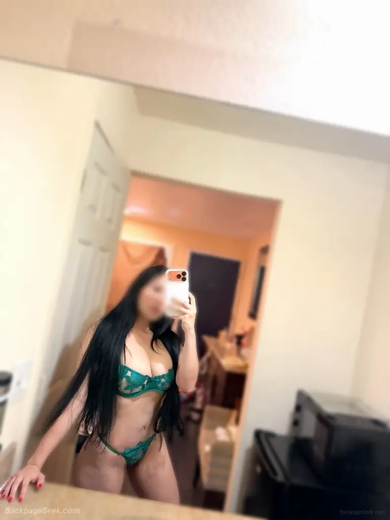 FLACA BONITA SEXY Y COMPLACIENTE