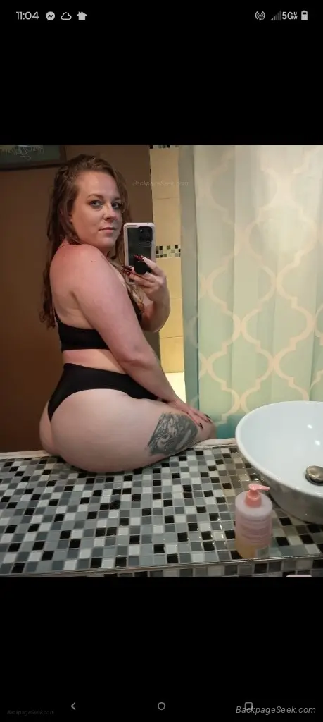 THAT THICK BITCH