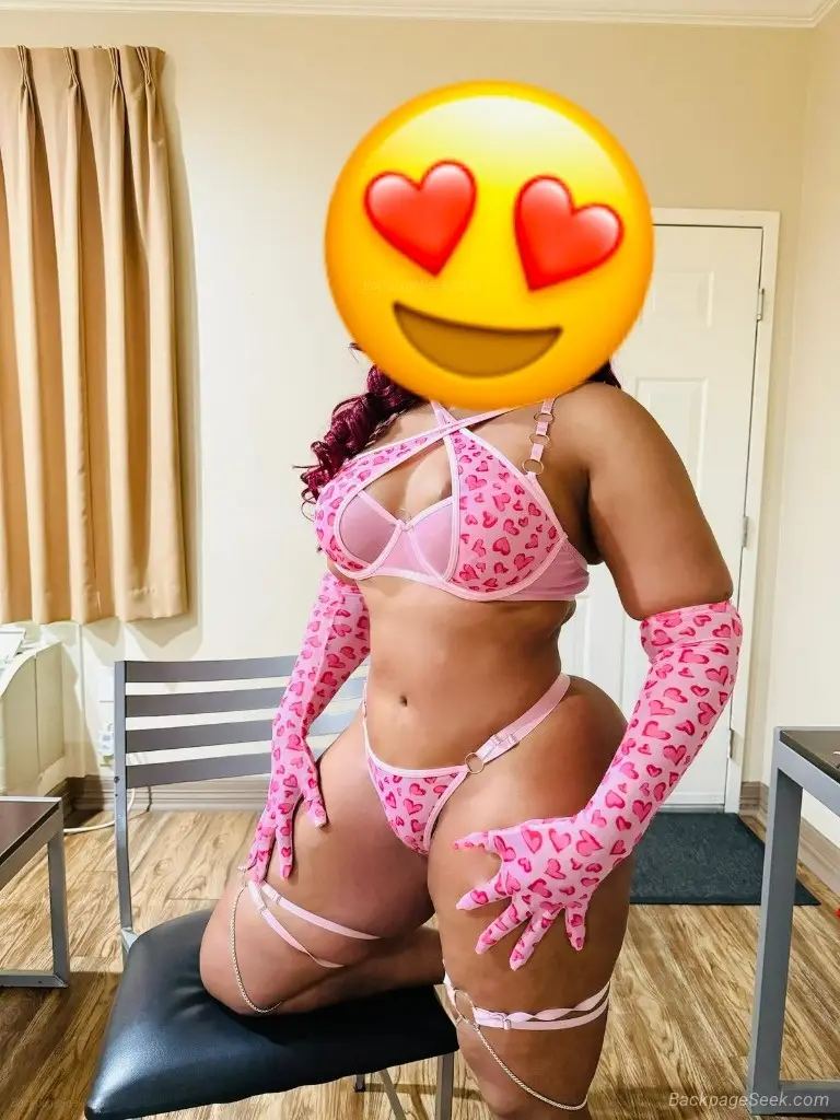 Sara sexy latina