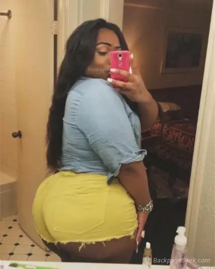VISITING NOWW BIGPURR MIA HUNG BIG BOOTY FREAK