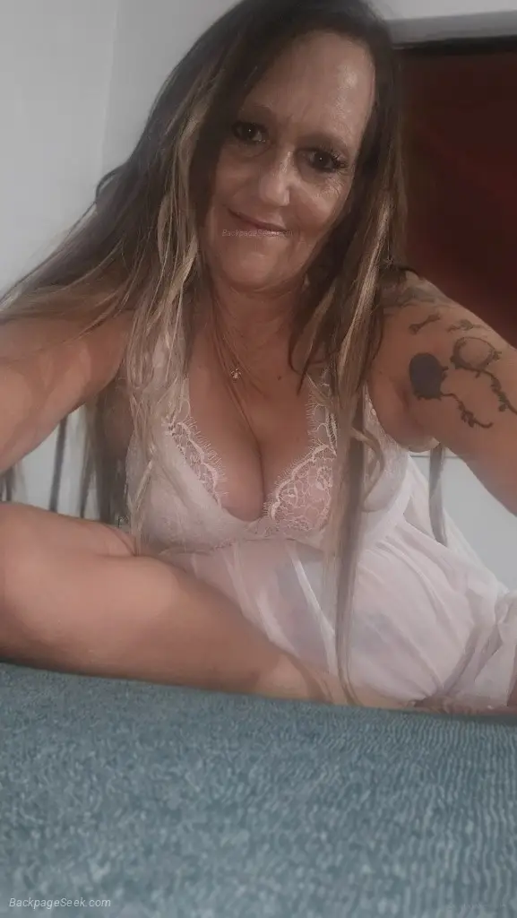 Super hot and sexy GILF ready to please in Fresno – Women Seeking Men photo 2