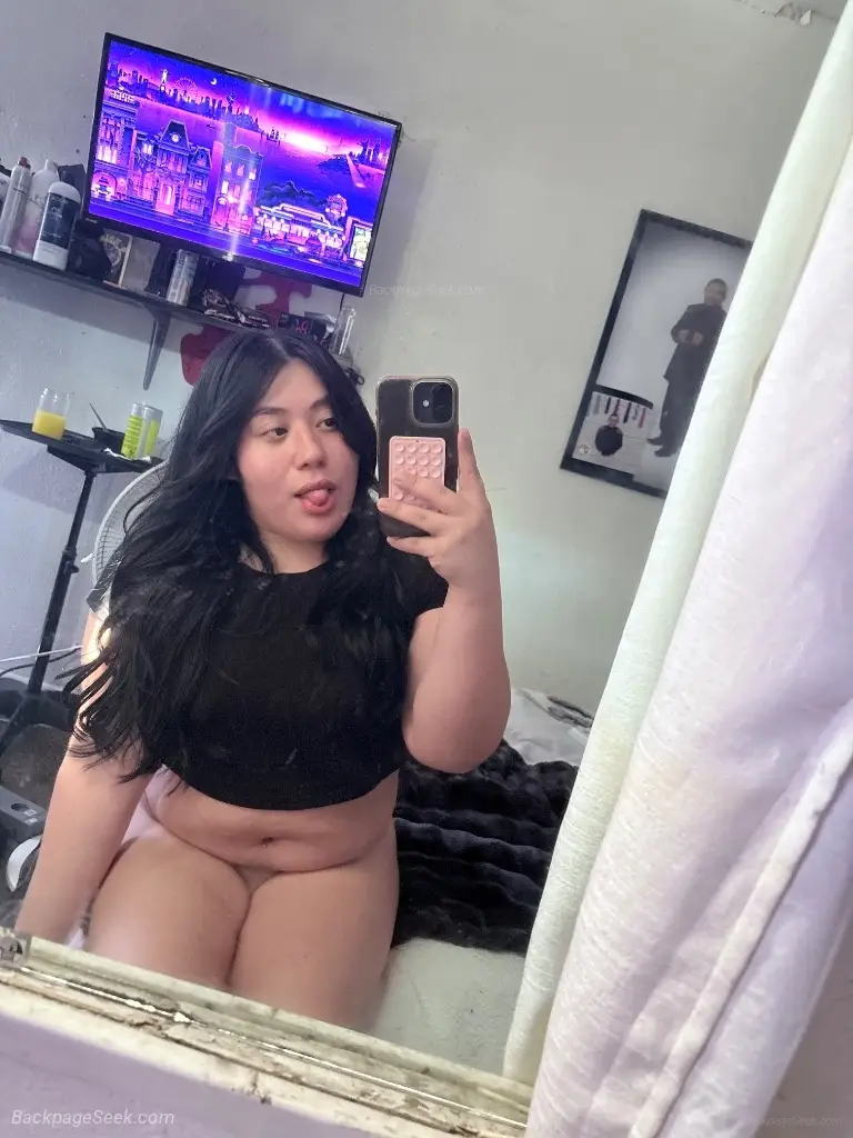 so pretty short curvy old page got hacked message me if you... in Fresno – Women Seeking Men photo 4