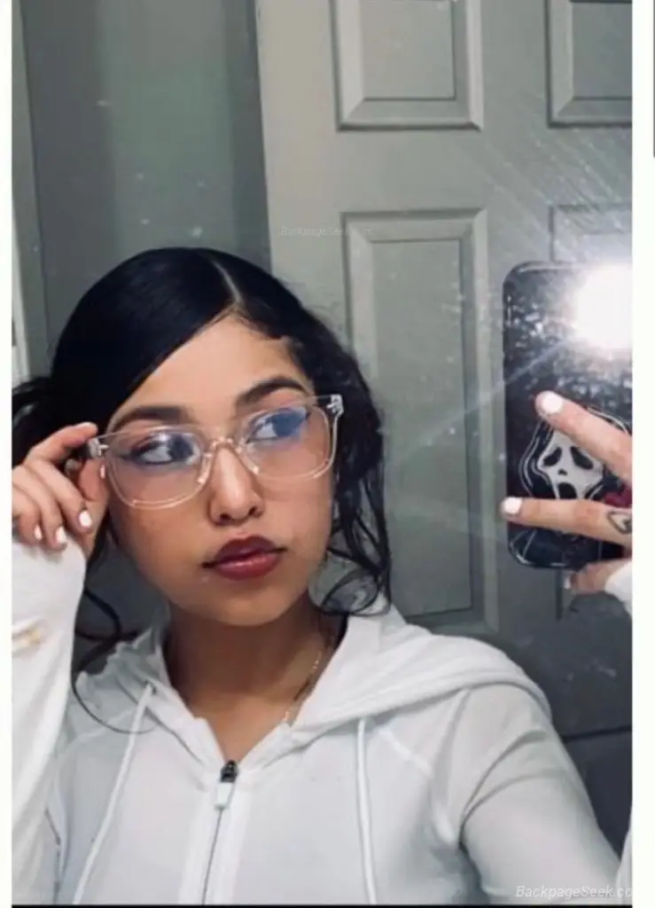 petite Sexy Clean First timer always welcome feel free to te... in Fresno – Women Seeking Men photo 2