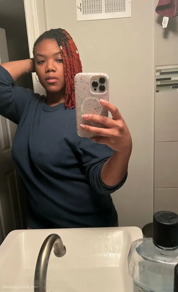 Sexy Horny Independent Girl Juicy Tits And Clean Pussyy Don't MIss