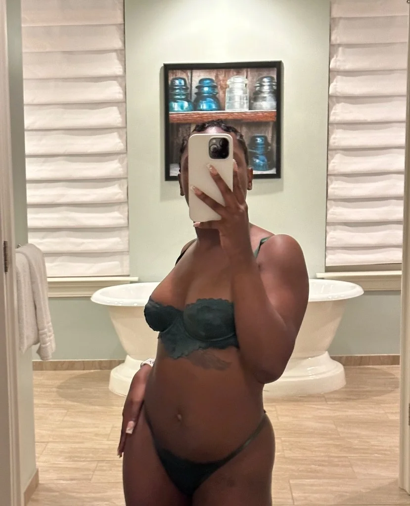 4'11 petite pleasure island in Greensboro – Women Seeking Men photo 5