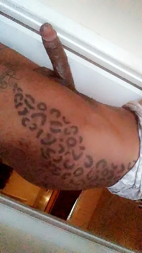 50$LET ME EAT THAT ASS DADDY SEXY HORNY CHICK WITH A HUGE SECRET
