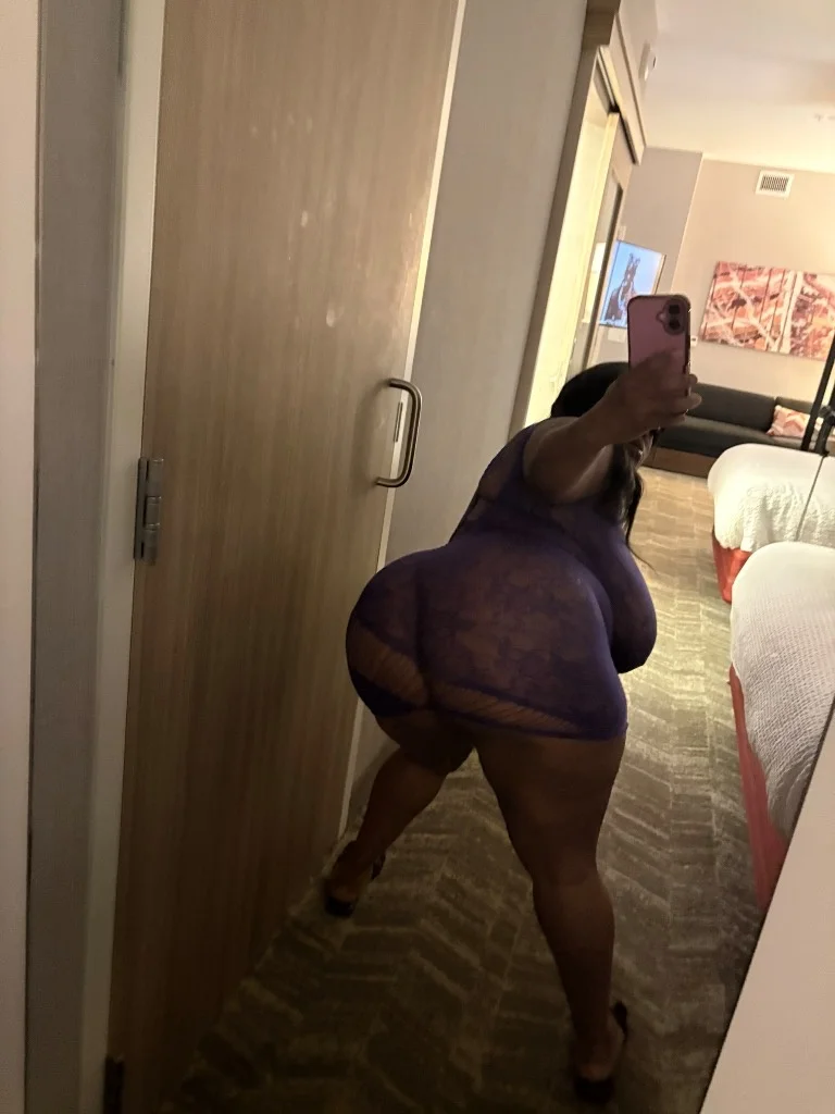 TAKE ME TO POUND TOWN LEGS OPEN 247 in Greensboro – Women Seeking Men photo 3