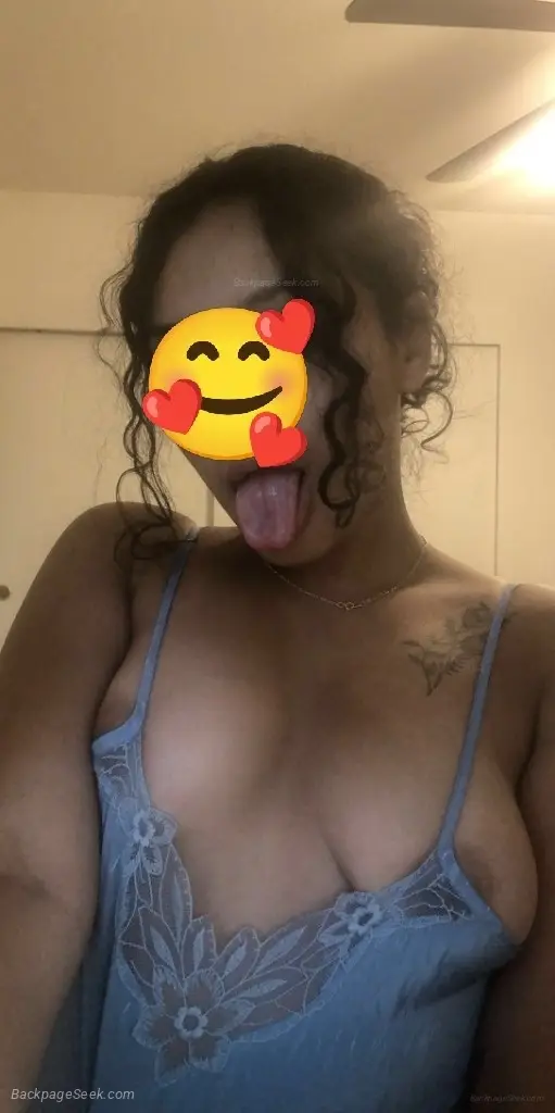 Hi, I'm a hot Latina I'm 100% real
