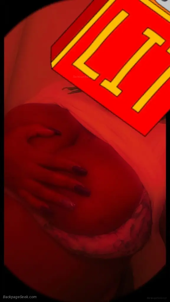 come check me out fellas 50 fully covered qv incall only spe... in Greensboro – Women Seeking Men photo 2