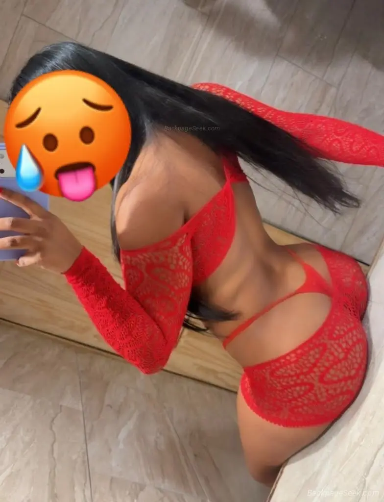 SEXY LATINA CALIENTE