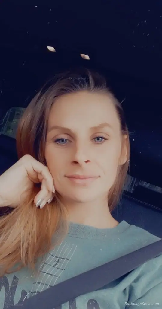 Fun Flirty Looking for Someone Exciting in Greensboro – Women Seeking Men photo 3