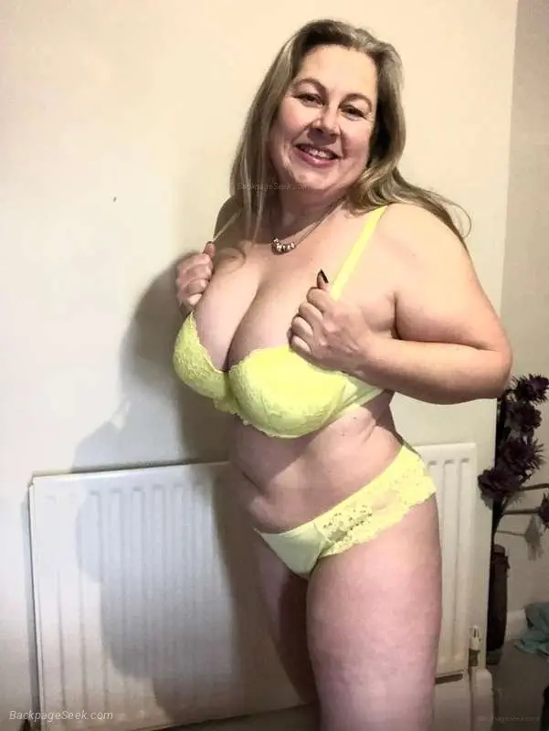 46 Years Hot Mom Ready for all services I DO $55 BOOKING ADVANCE