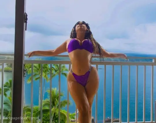 Come Closer If You Can Handle It Your Favorite Fantasy Back... in Honolulu – Women Seeking Men photo 2