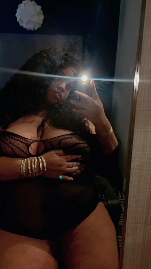 Pretty lightskin bbw Qv Outcalls special 258 No deposits in Houston – Women Seeking Men photo 2