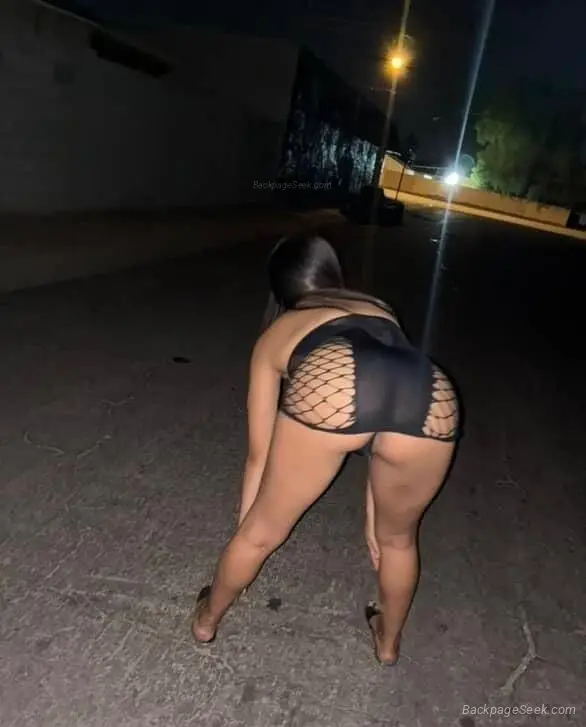 PETITE & DISCREET