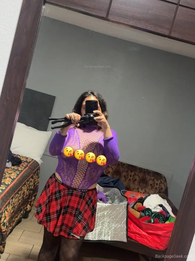 can somebody help me with my room discount qv if you get my... in Houston – Women Seeking Men photo 2