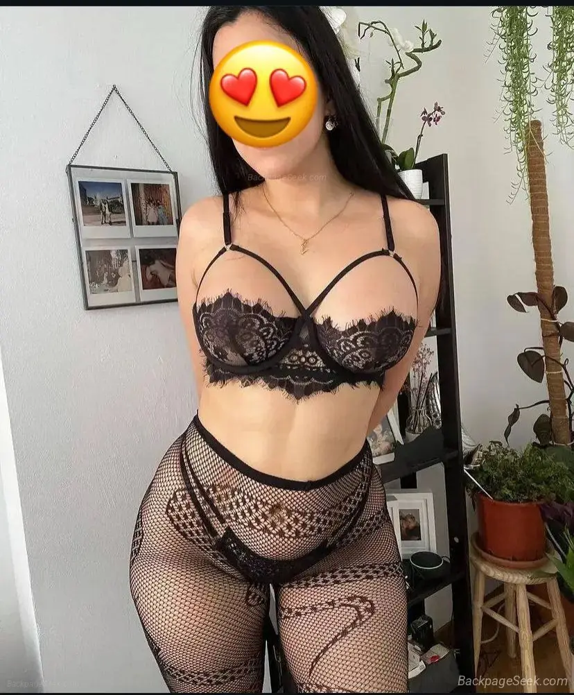 Hola papi soy una chica latina nueva estoy disponible a todo... in Houston – Women Seeking Men photo 2