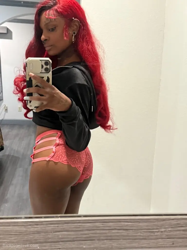 PRETTY & PETITE BROWNSKIN SLUT in Houston - Women Seeking Men photo 2