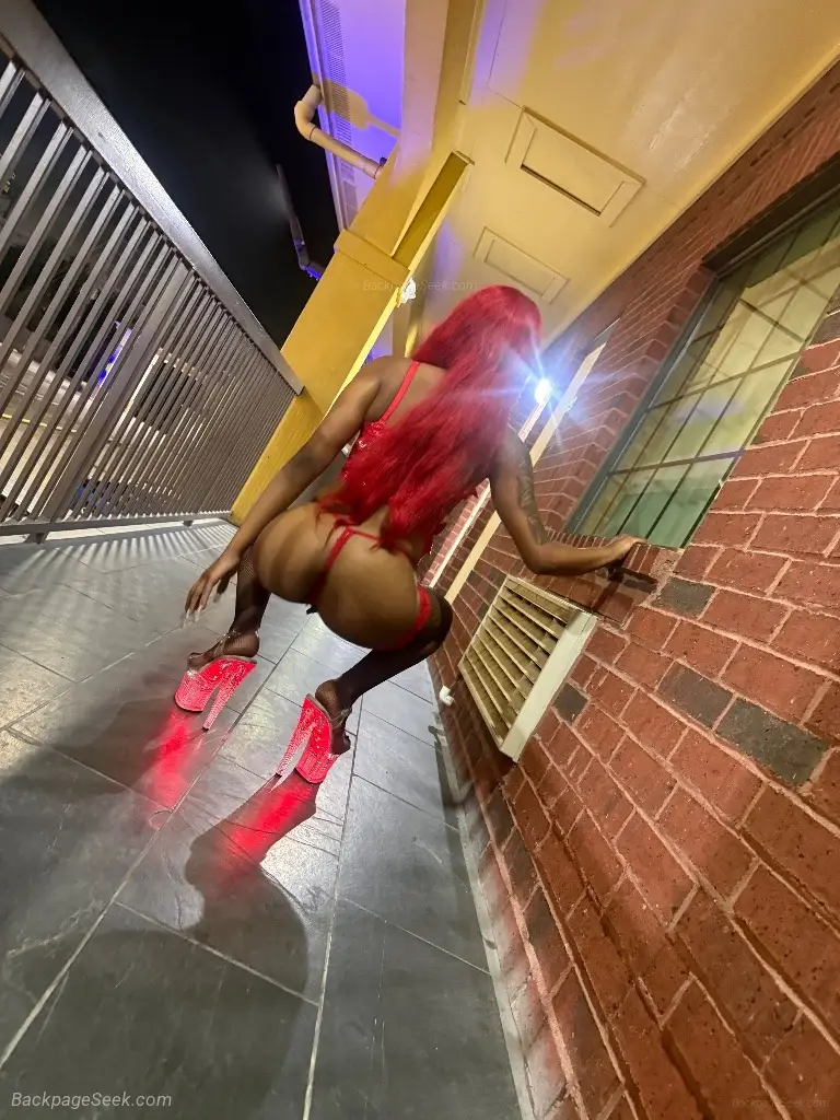 PRETTY & PETITE BROWNSKIN SLUT in Houston - Women Seeking Men photo 3