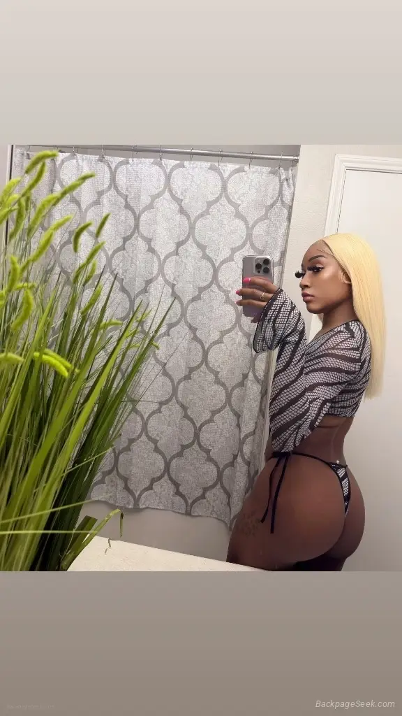 Slim Petitie BADDIE SLIM THICK CALL ME in Houston – Women Seeking Men photo 3