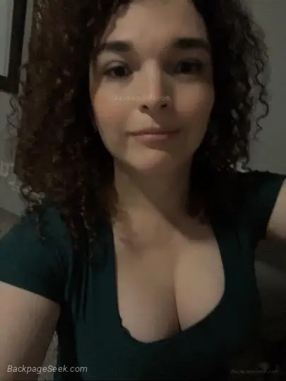 hi sophia here just for visiting