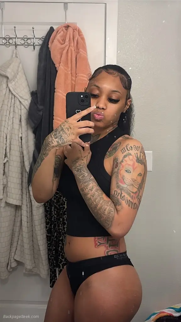 Last day in Houston SIERRA SO TATTED Wants to SPEND SOME TIME WITH A FINE