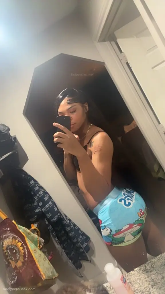 here for a short time not a long time Baddest bitch clocking... in Houston – Women Seeking Men photo 2