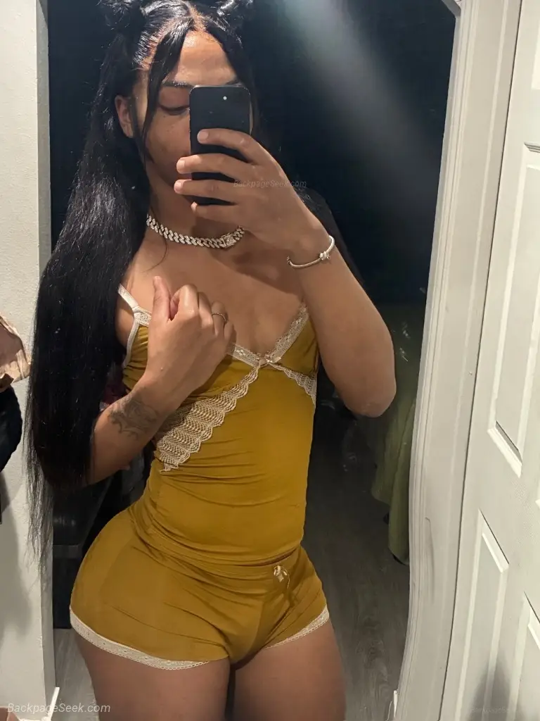 here for a short time not a long time Baddest bitch clocking... in Houston – Women Seeking Men photo 5