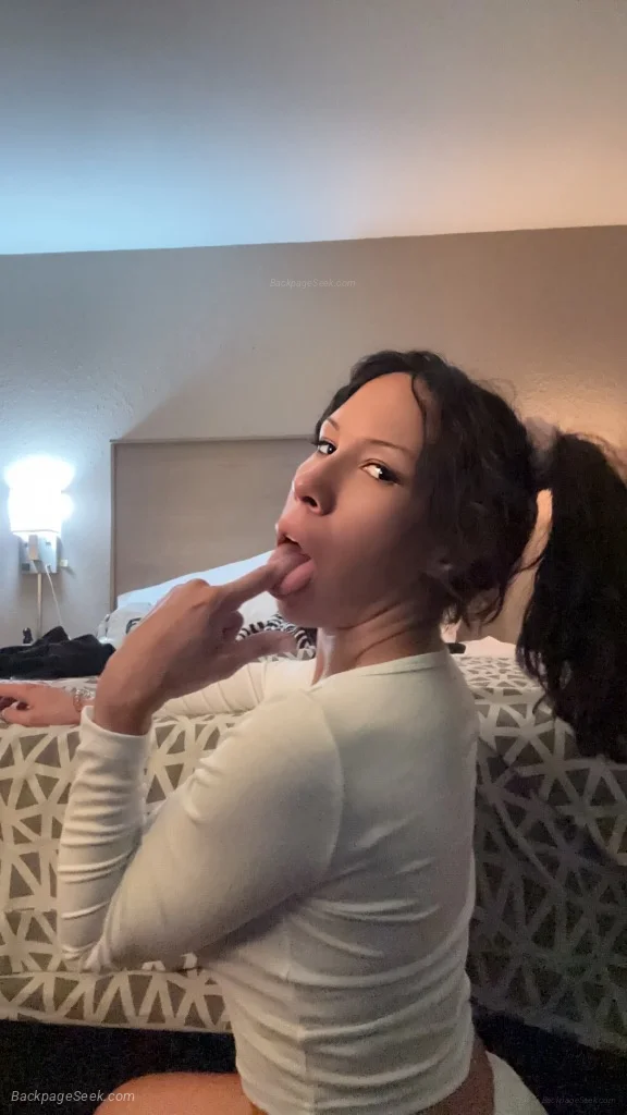 Sweet Seductive Bombshell Ready to Explode in Huntsville – Women Seeking Men photo 6