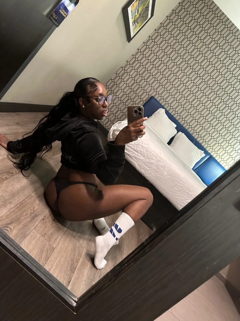 hey babes in Indianapolis - Women Seeking Men