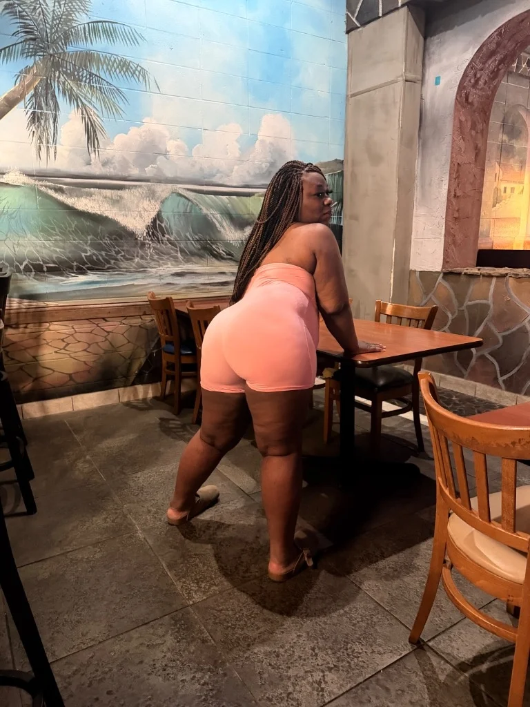 Ready Now South SideDowntown area Cum feel this tight grippe... in Indianapolis – Women Seeking Men photo 3