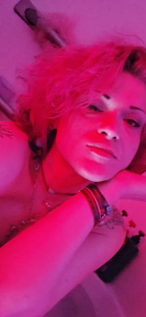 hey guys in Indianapolis - Women Seeking Men