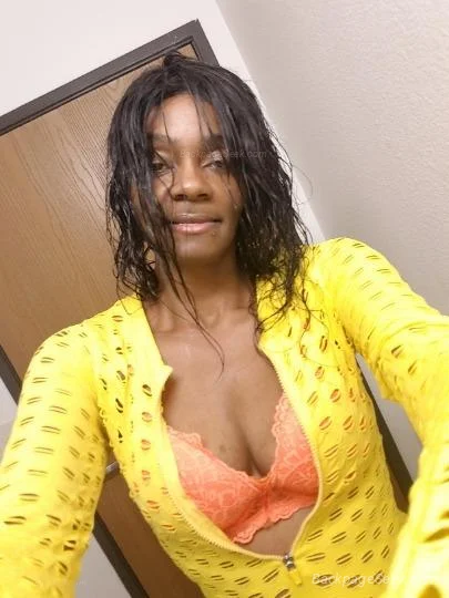 Saturday Qv Special 60 roses hit me up serious guys only in Indianapolis – Women Seeking Men photo 5