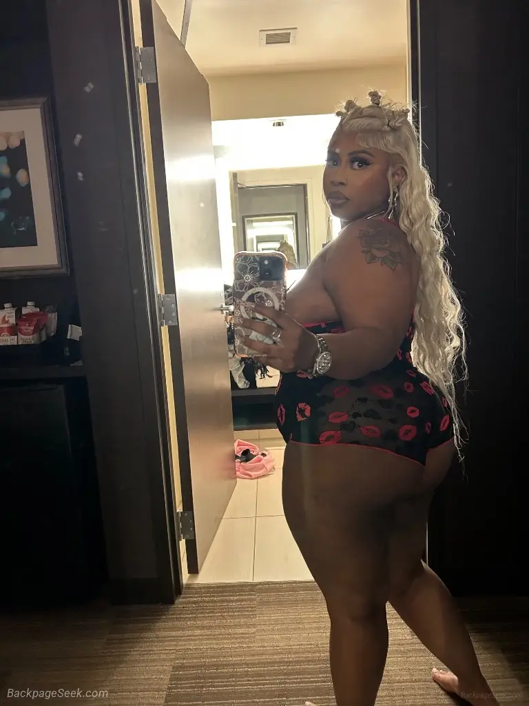 THIS IS WHERE YOU TURN YOUR FANTASY INTO A UNFORGETTABLE MOM... in Indianapolis – Women Seeking Men photo 4