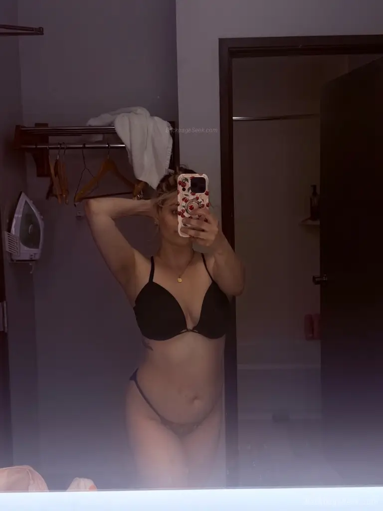 Back in Indy Top Snow Bunny 2 girl special in Indianapolis – Women Seeking Men photo 2