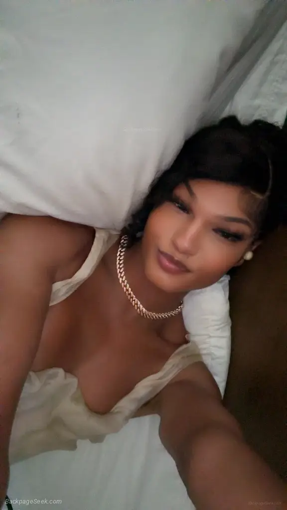 Tall lightskin petite shii in Indianapolis – Women Seeking Men photo 2