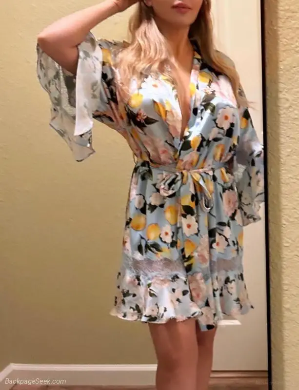 Beautiful girl visiting town 3057010935 in Indianapolis – Women Seeking Men photo 3