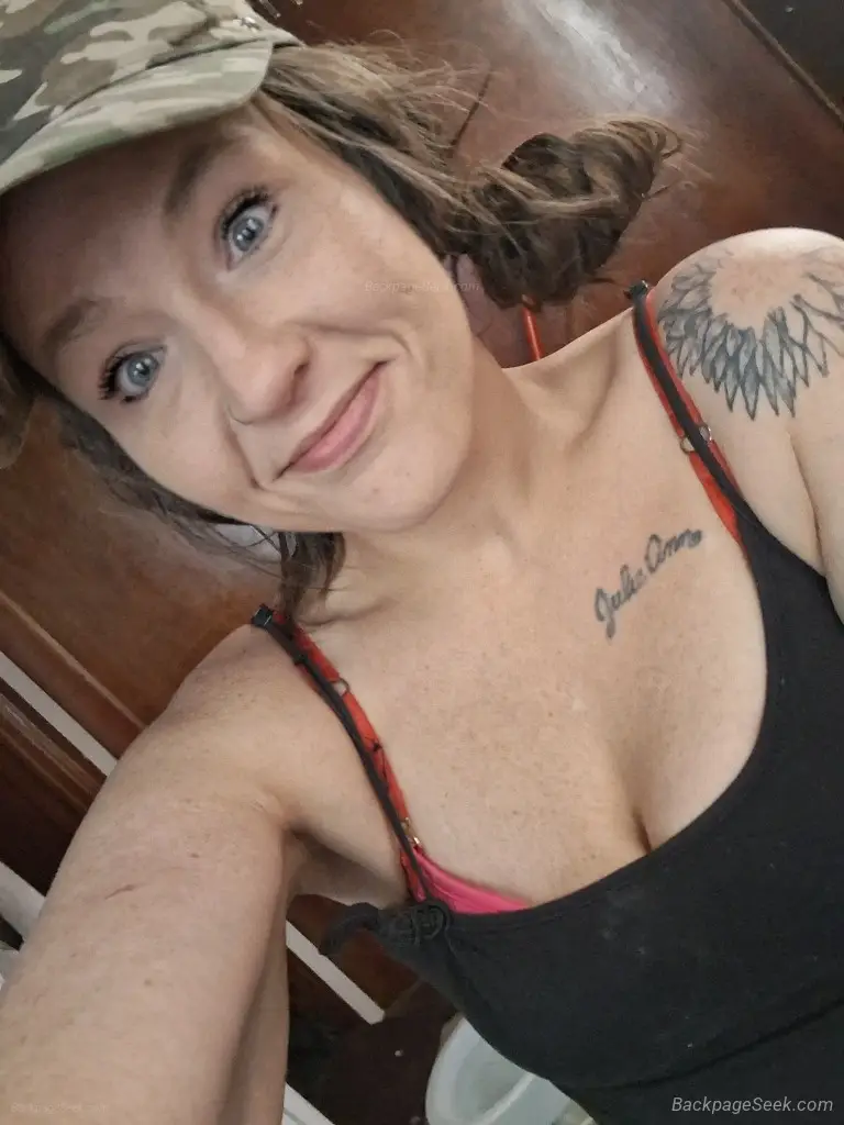 content live video chat in Indianapolis – Women Seeking Men photo 6