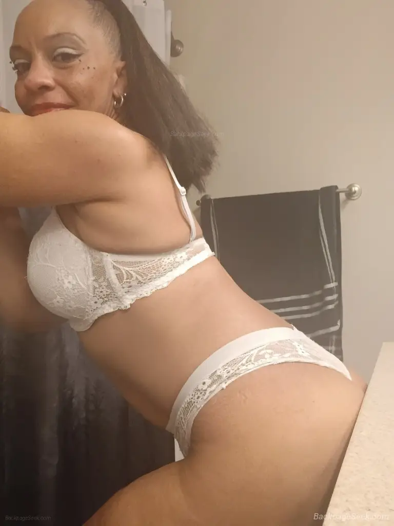 im back in Indianapolis – Women Seeking Men photo 3
