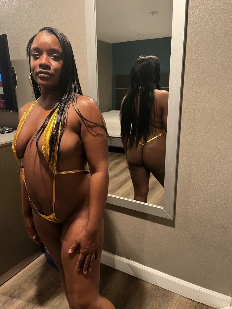 COME HAVE FUN WITH CHOCOLATE BADDIEEE in Inland Empire – Women Seeking Men photo 5