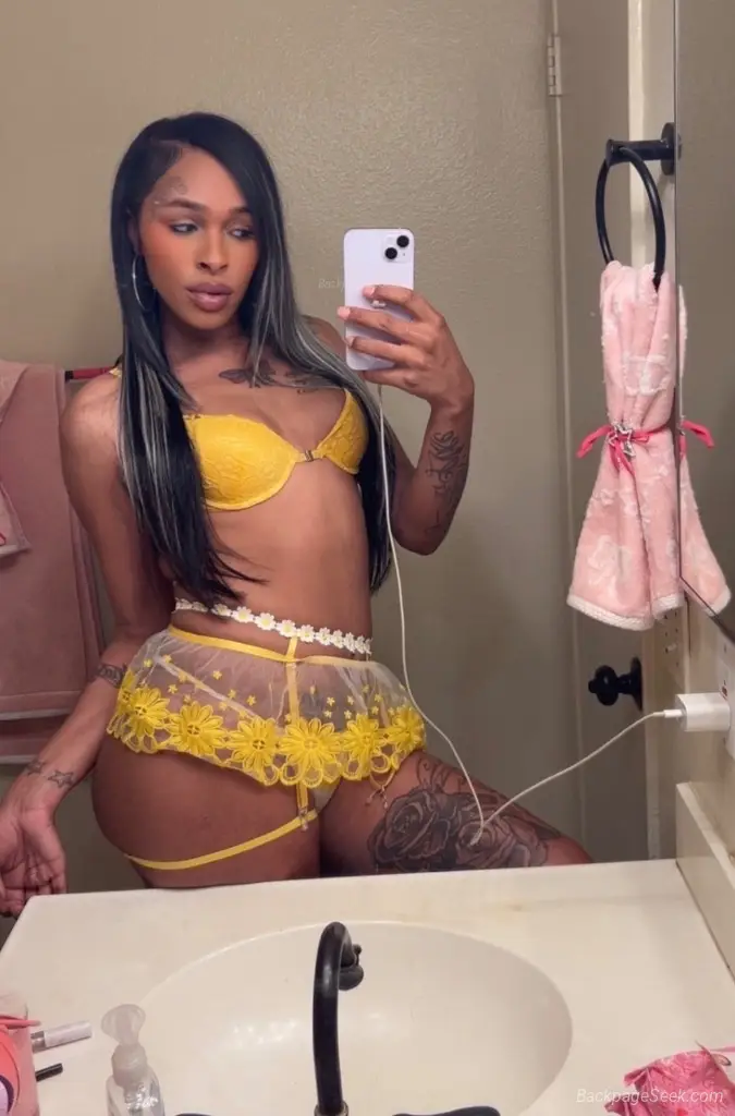 outcall CarDates ETC Exotic light bright BTTM BIG DICC in Inland Empire – Women Seeking Men photo 5