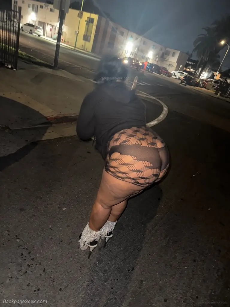 OUTCALLS ONLY LETS HAVE SUM FUN COME BEND ME OVER DONT HAVE... in Inland Empire – Women Seeking Men photo 4
